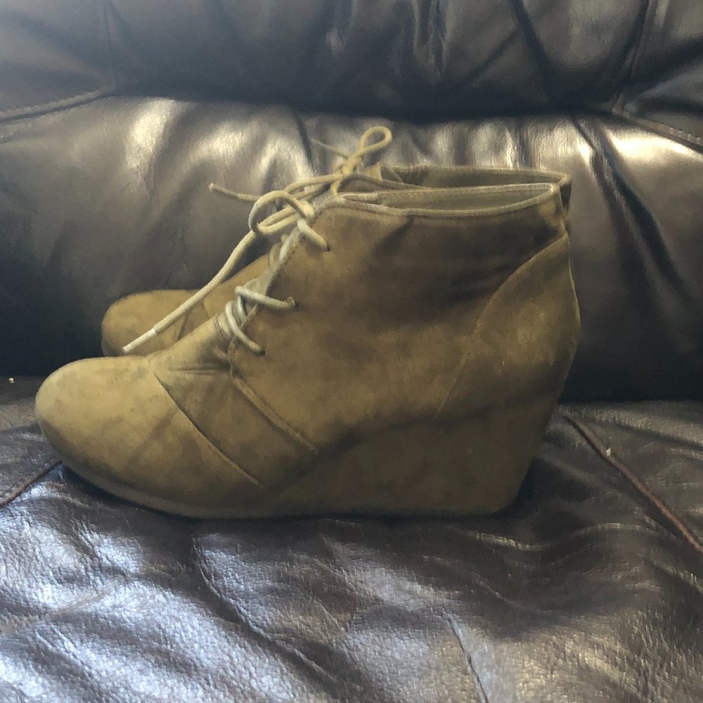 DREAM PAIRS Women's Casual Fashion Lace Up Low Wedge Heel Booties Shoe